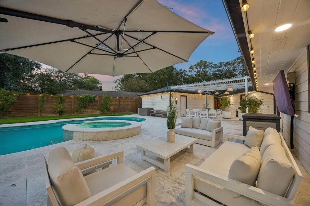 8518 Westview Drive Houston, TX 77055