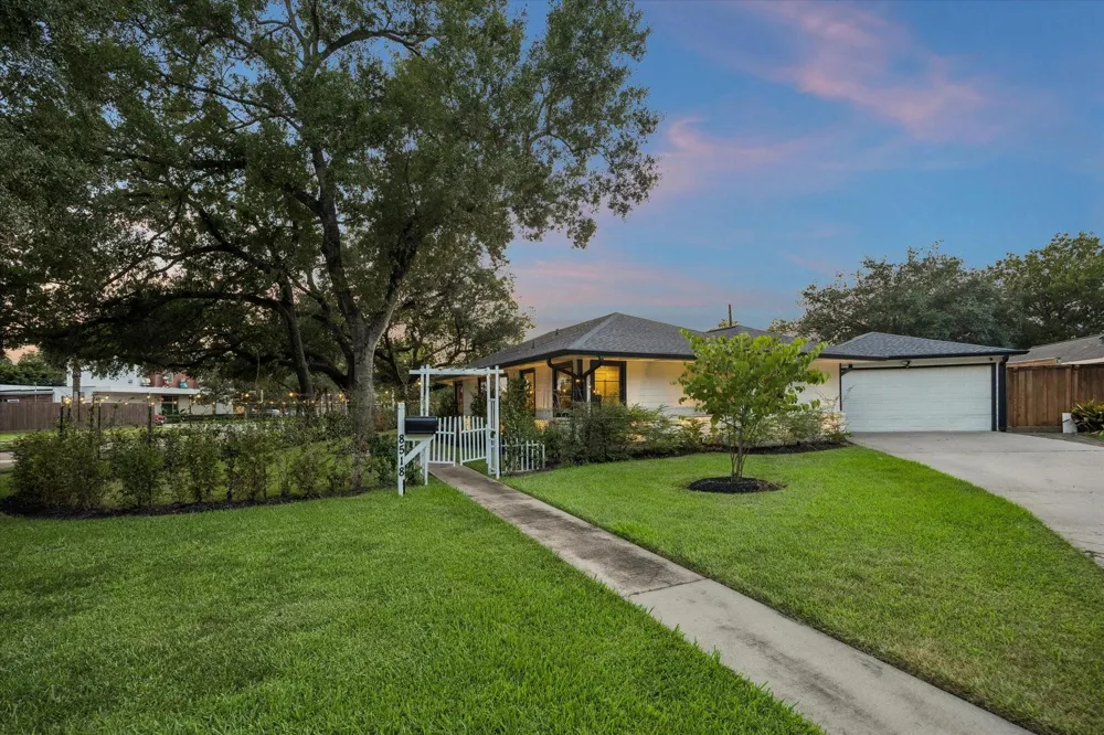 8518 Westview Drive Houston, TX 77055