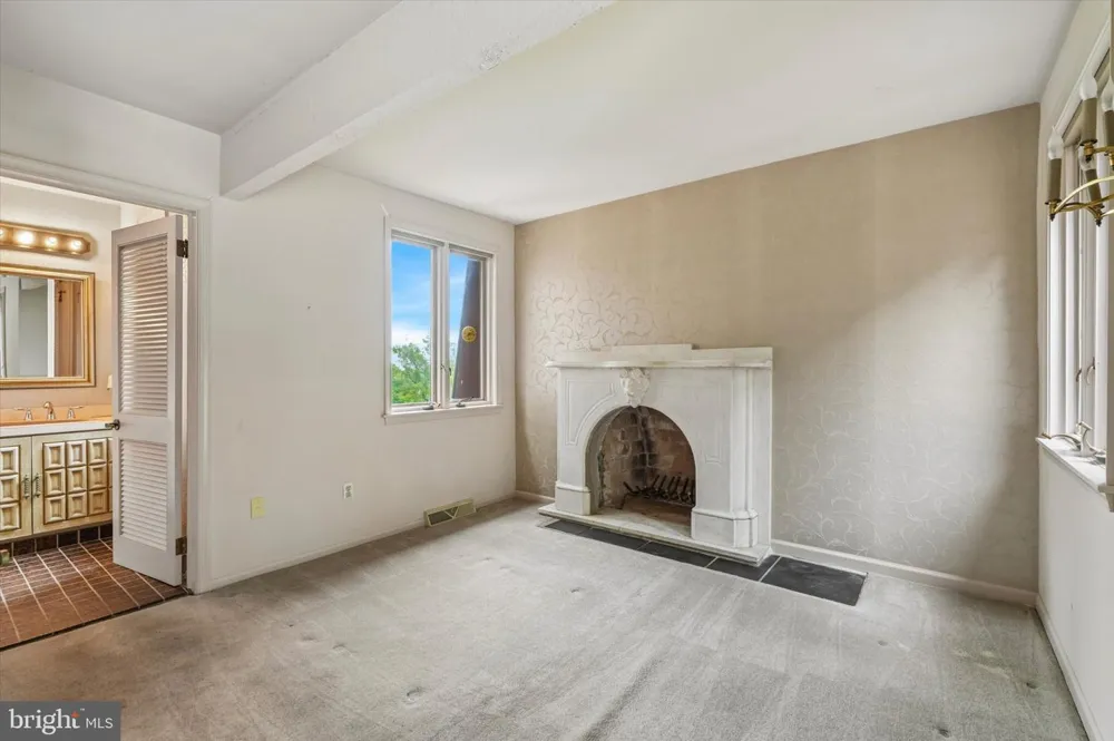 1132 TINKERHILL LANE Malvern, PA 19355