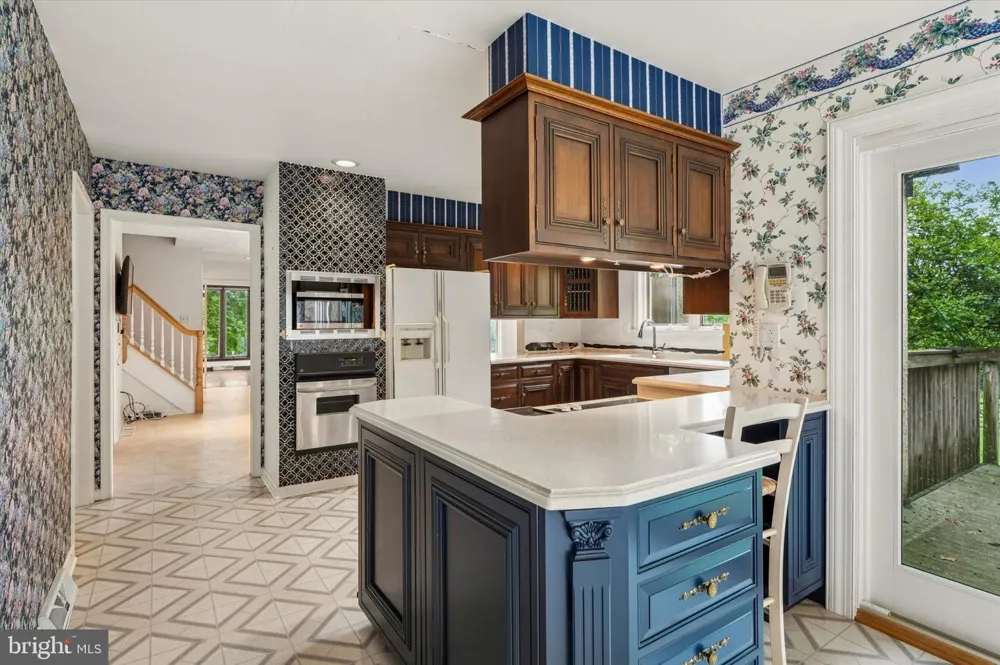 1132 TINKERHILL LANE Malvern, PA 19355