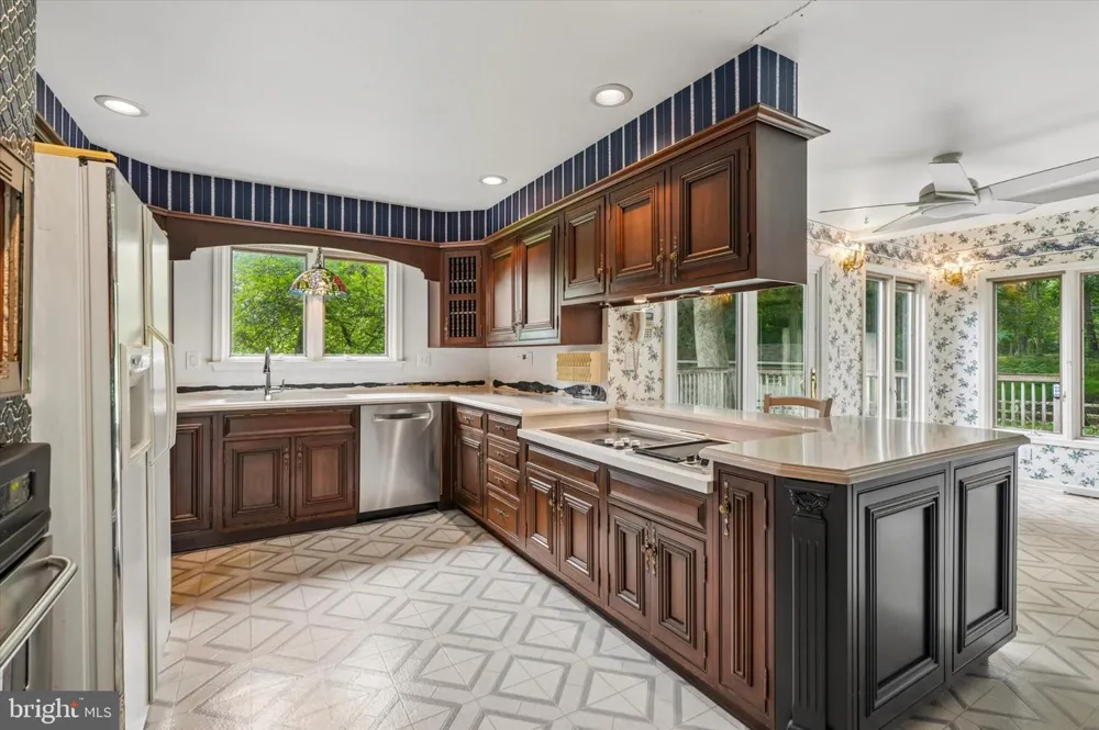 1132 TINKERHILL LANE Malvern, PA 19355