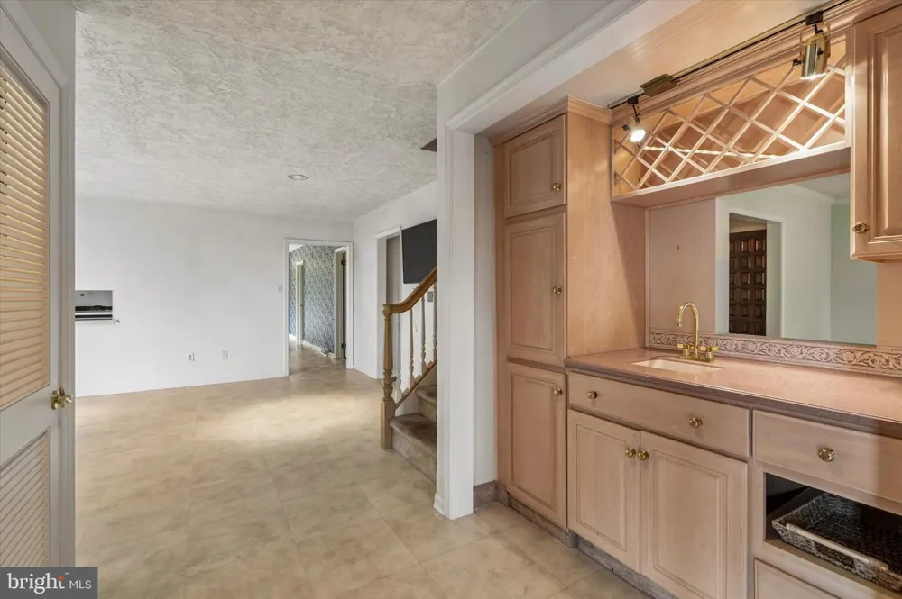 1132 TINKERHILL LANE Malvern, PA 19355