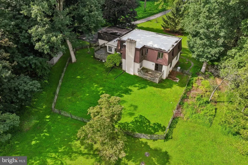 1132 TINKERHILL LANE Malvern, PA 19355