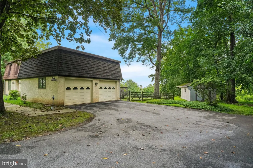 1132 TINKERHILL LANE Malvern, PA 19355