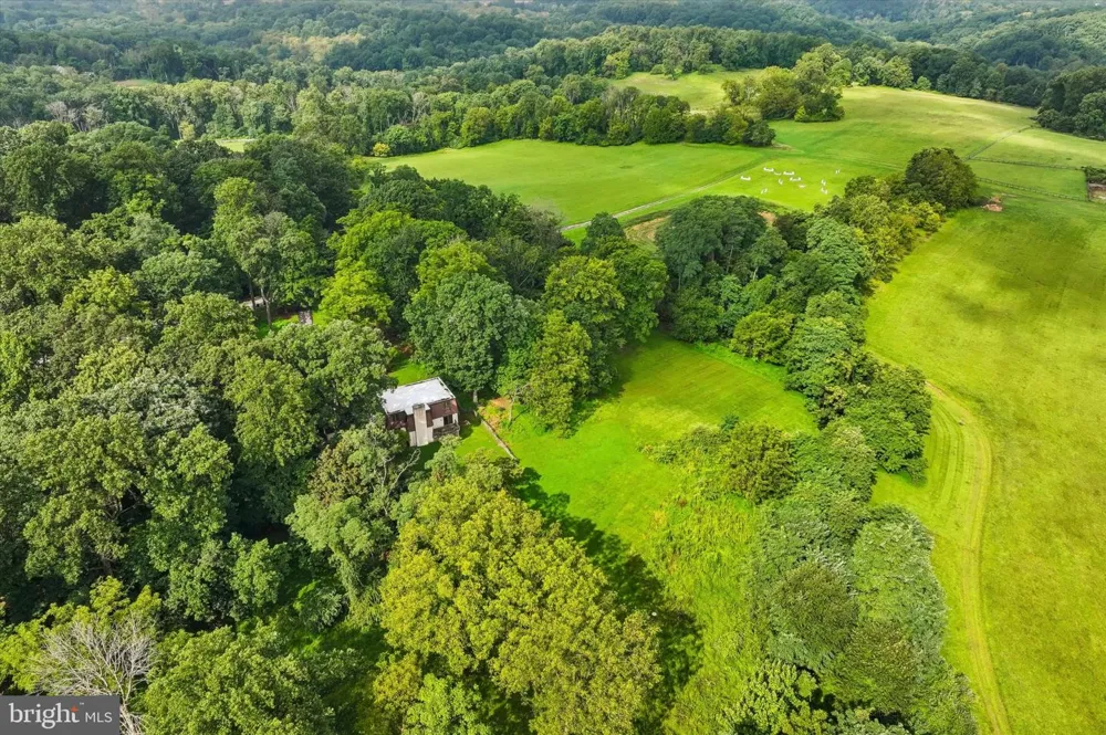 1132 TINKERHILL LANE Malvern, PA 19355