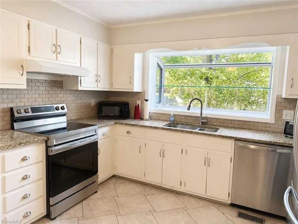 760 Bundaberg Lane Rural Hall, NC 27045