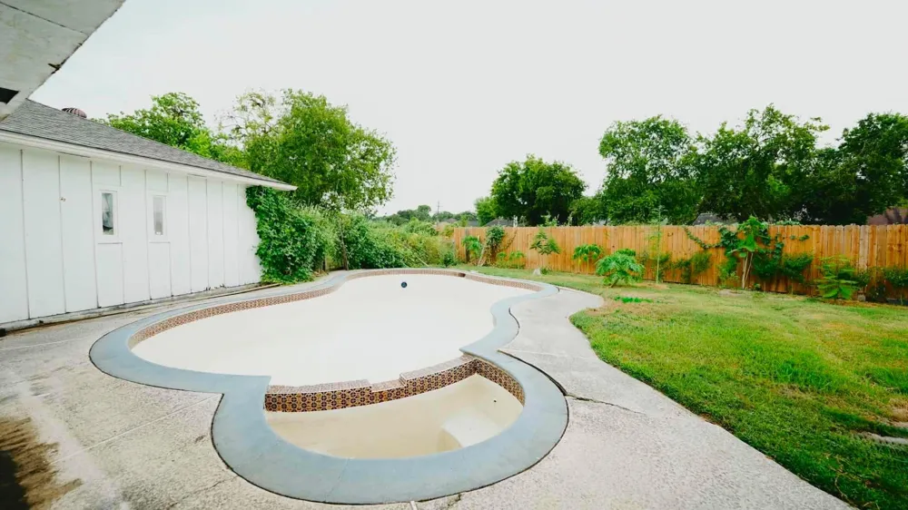 8615 Brookren Circle Houston, TX 77072