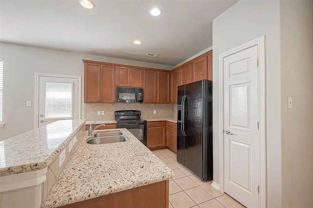 2748 Maybrook Hollow Lane Houston, TX 77047