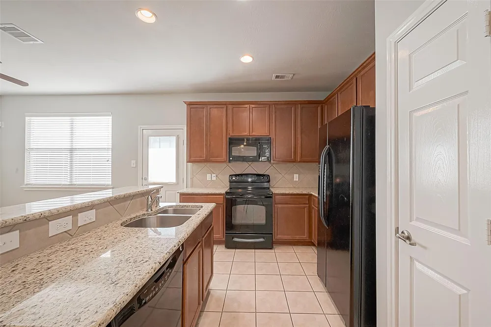 2748 Maybrook Hollow Lane Houston, TX 77047