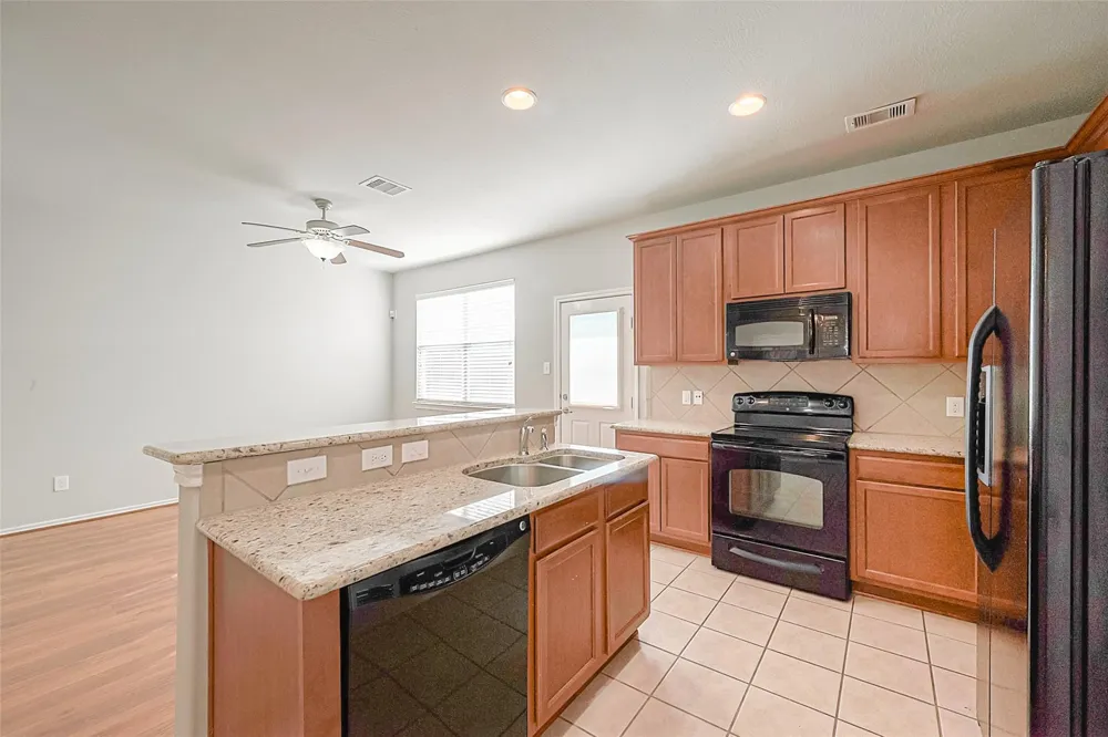 2748 Maybrook Hollow Lane Houston, TX 77047