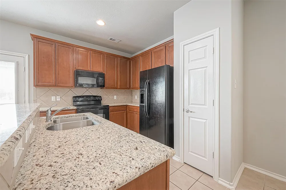 2748 Maybrook Hollow Lane Houston, TX 77047
