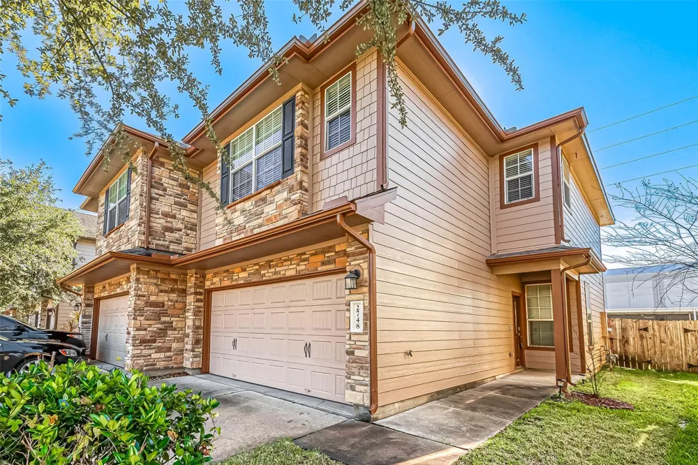 2748 Maybrook Hollow Lane Houston, TX 77047