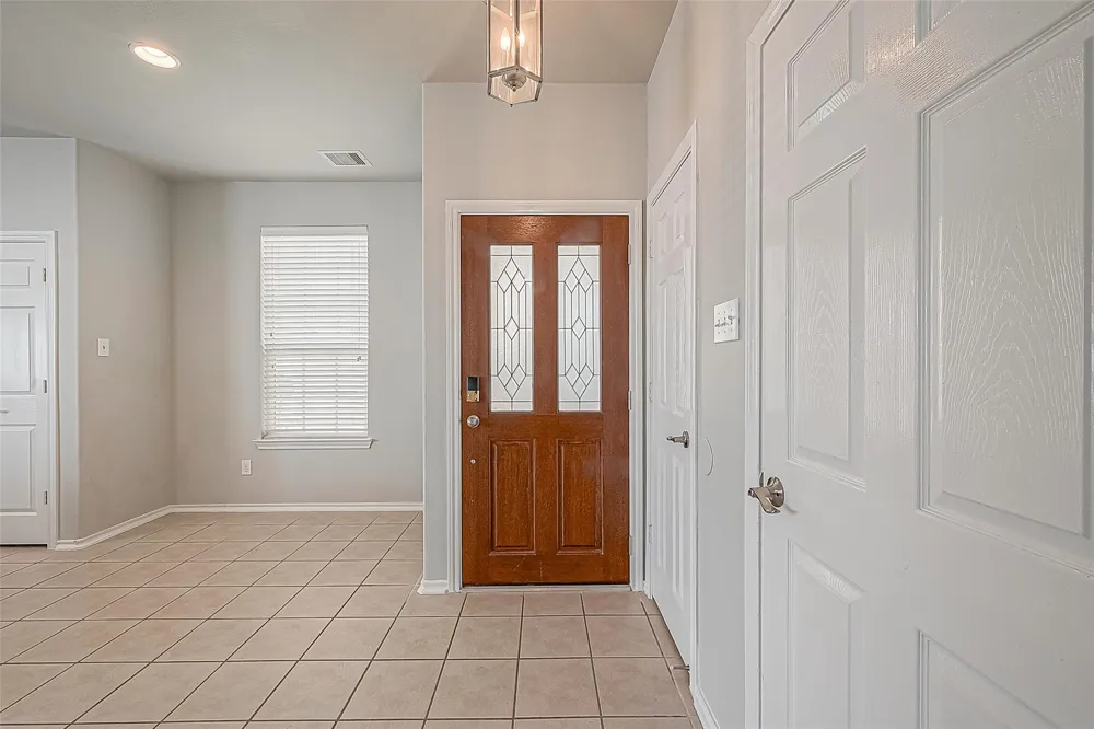 2748 Maybrook Hollow Lane Houston, TX 77047