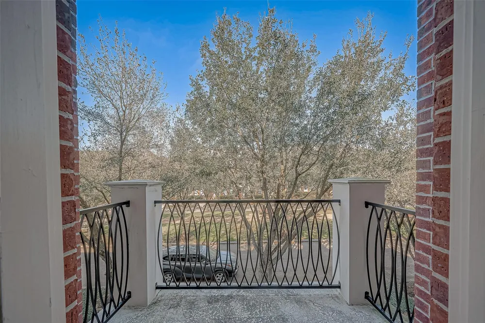 38 Islewood Boulevard The Woodlands, TX 77380