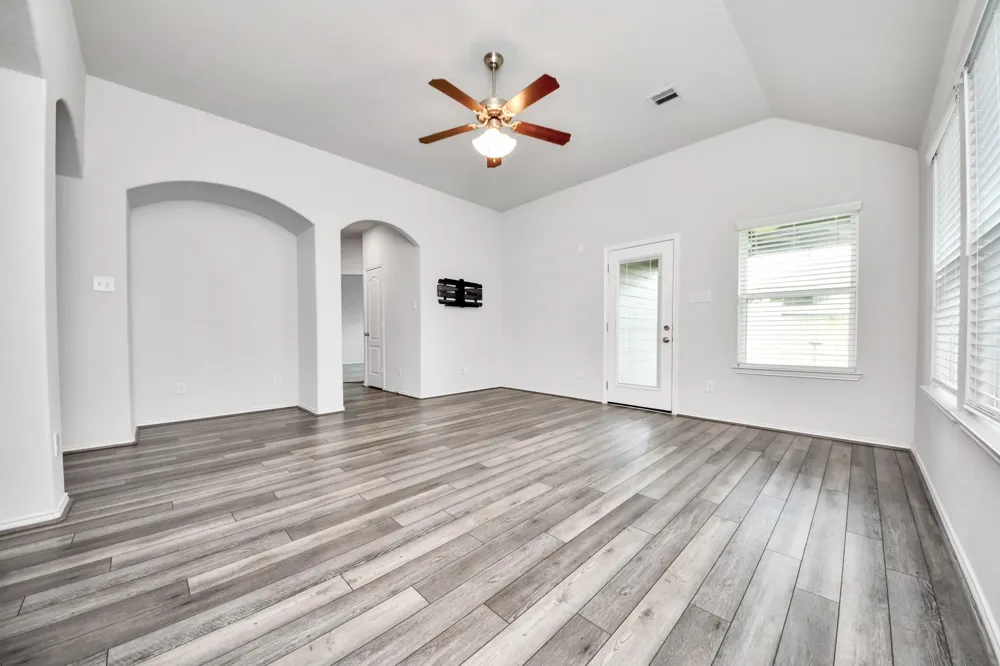 5186 Dry Hollow Drive Alvin, TX 77511