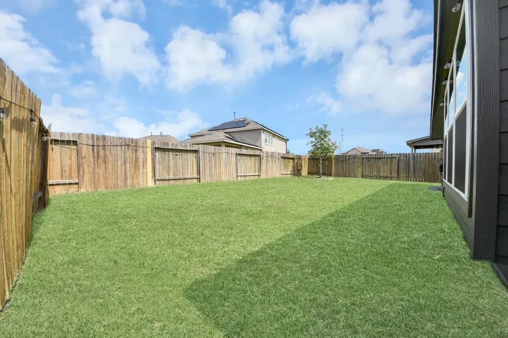 5186 Dry Hollow Drive Alvin, TX 77511
