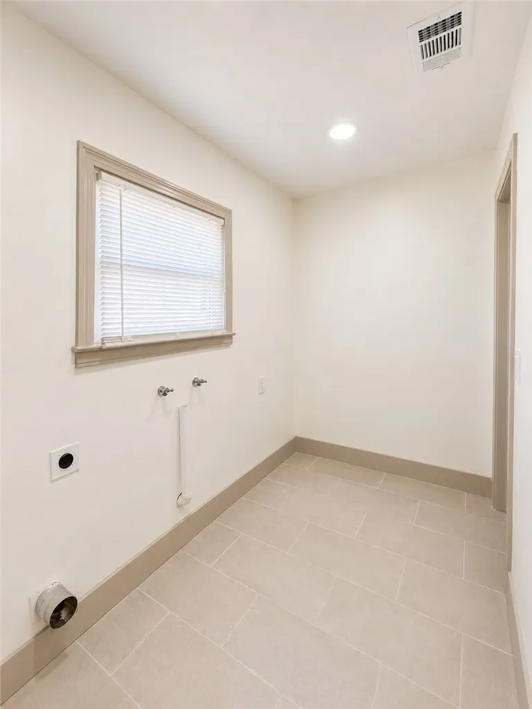 3243 E Platt Fresno, CA 93702