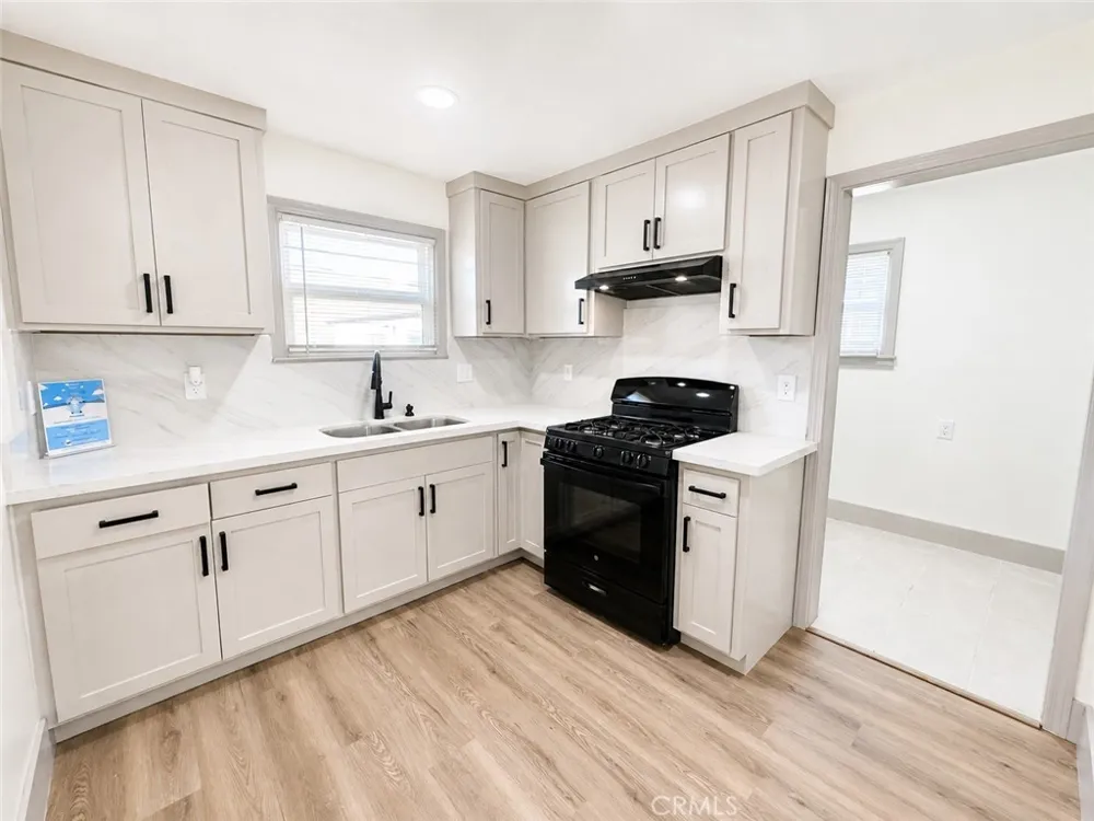 3243 E Platt Fresno, CA 93702