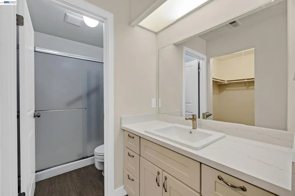 3122 La Cresta Alameda, CA 94502