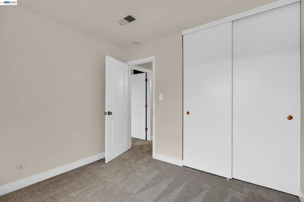 3122 La Cresta Alameda, CA 94502