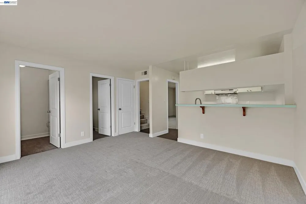 3122 La Cresta Alameda, CA 94502