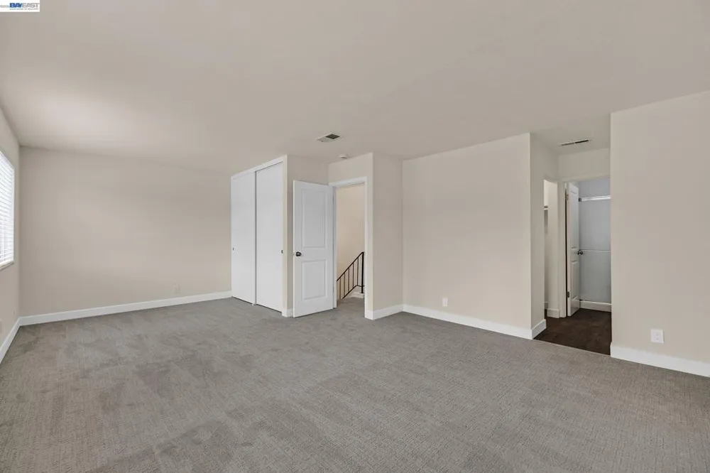 3122 La Cresta Alameda, CA 94502