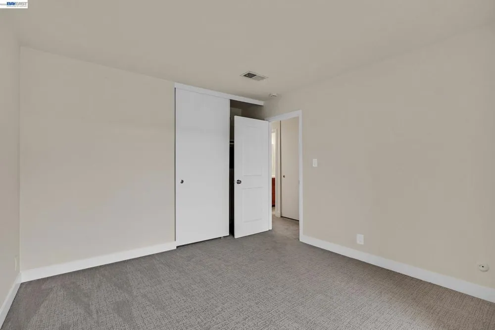 3122 La Cresta Alameda, CA 94502