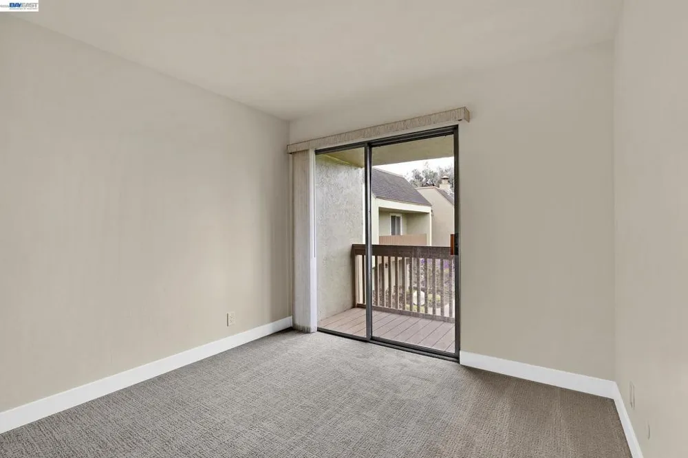 3122 La Cresta Alameda, CA 94502