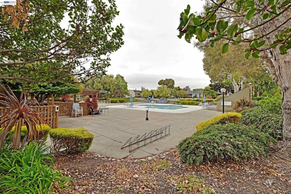 3122 La Cresta Alameda, CA 94502