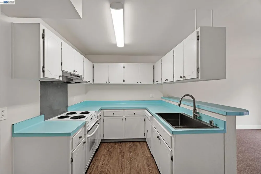 3122 La Cresta Alameda, CA 94502