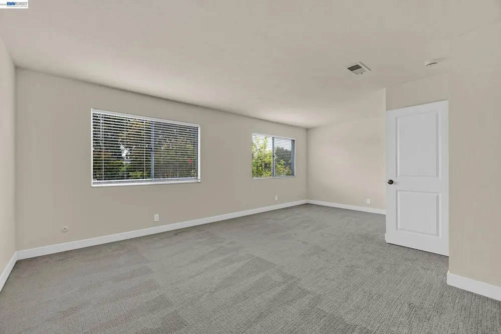 3122 La Cresta Alameda, CA 94502