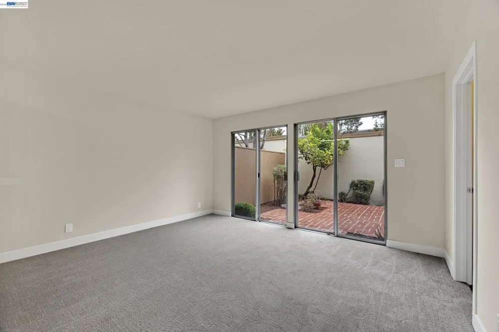 3122 La Cresta Alameda, CA 94502