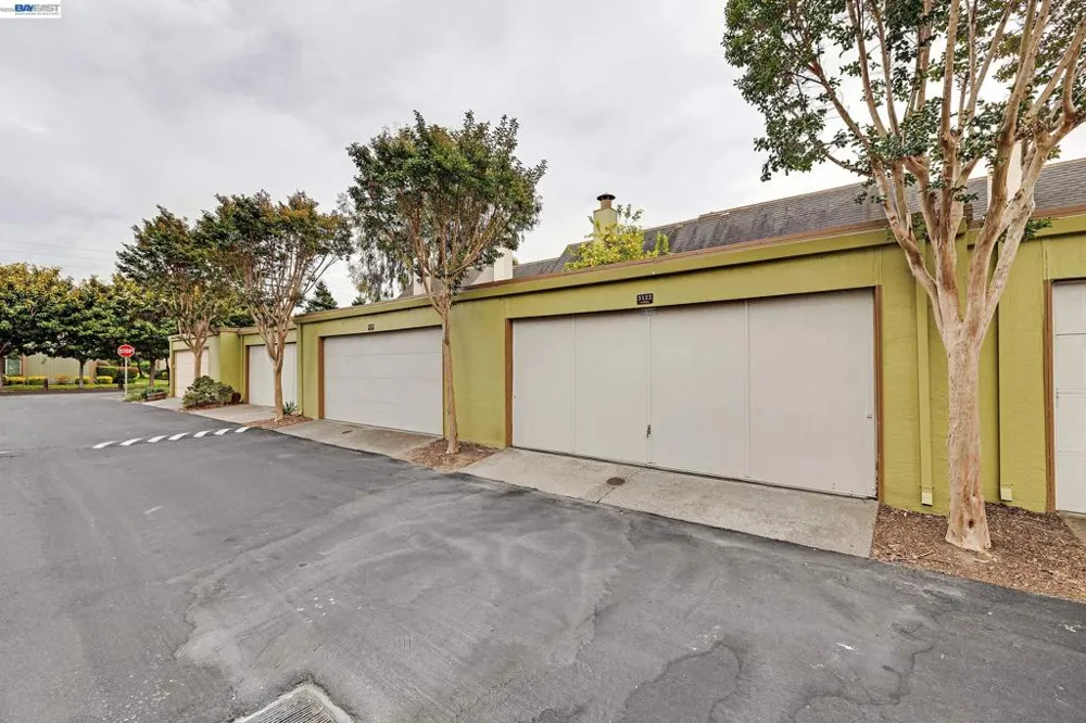 3122 La Cresta Alameda, CA 94502