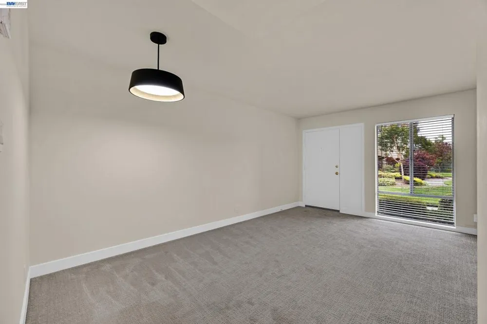 3122 La Cresta Alameda, CA 94502