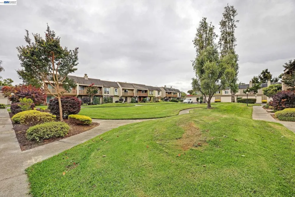 3122 La Cresta Alameda, CA 94502