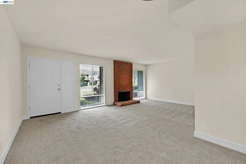 3122 La Cresta Alameda, CA 94502