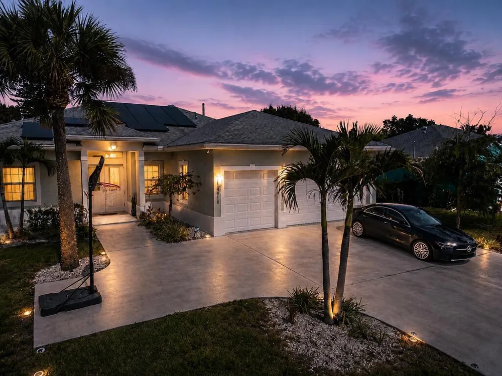 2910 SW Sterling Street Port St. Lucie, FL 34953