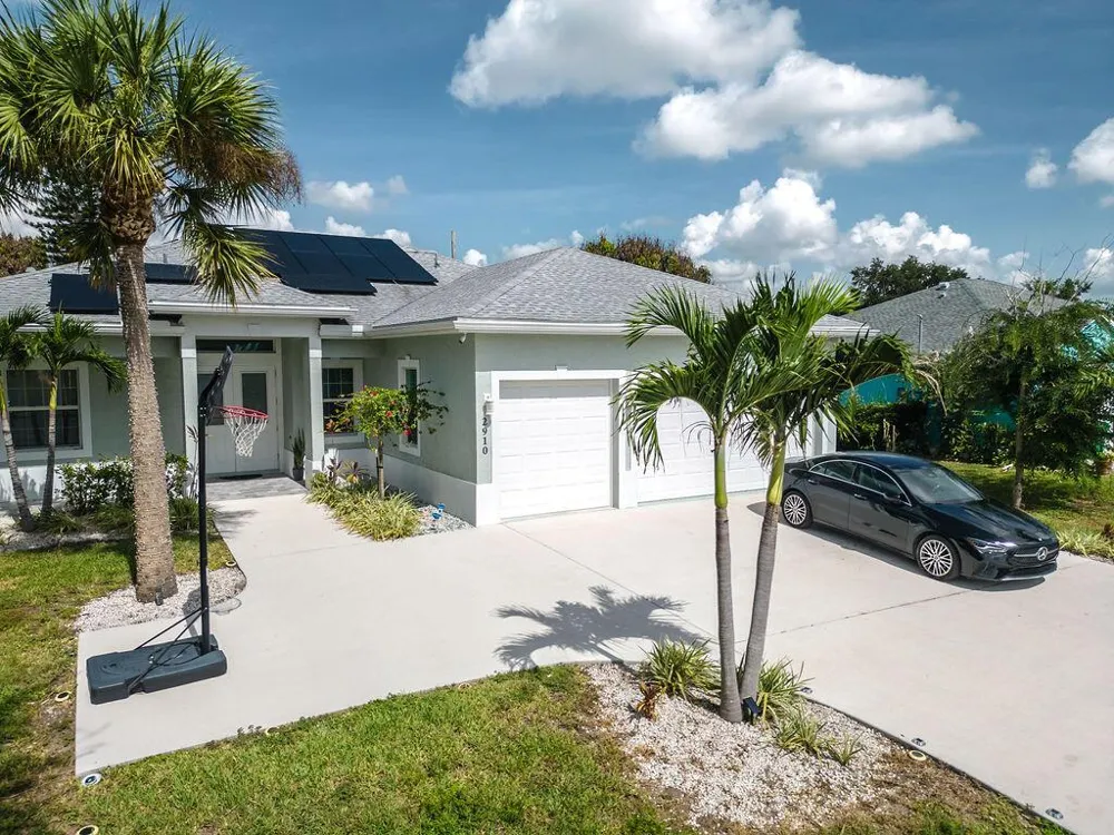 2910 SW Sterling Street Port St. Lucie, FL 34953