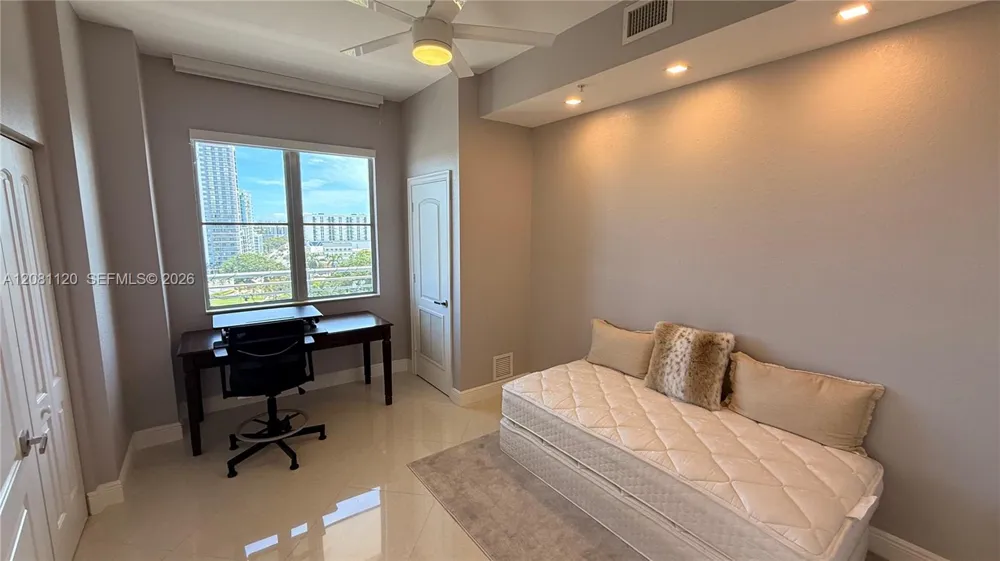 1830 Radius Dr #1114 Hollywood, FL 33020