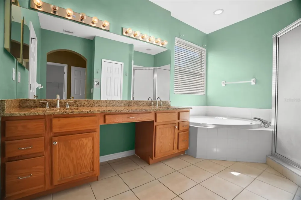 14020 WATERVILLE CIRCLE Tampa, FL 33626