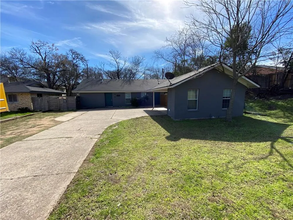 6113 Manor Road #A Austin, TX 78723