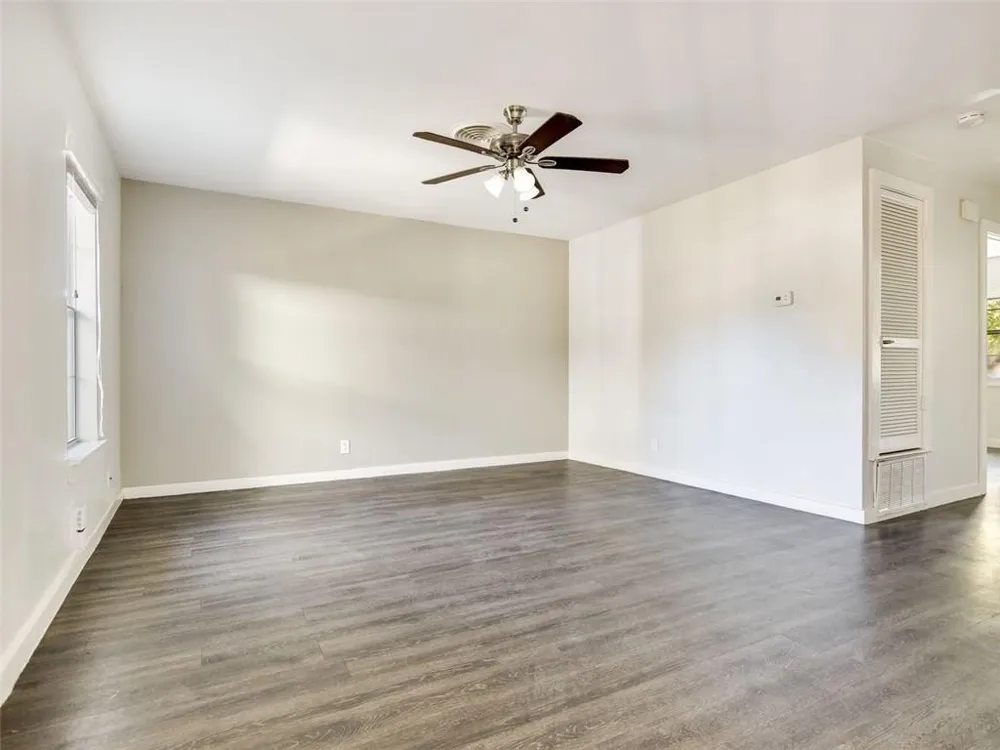 6113 Manor Road #A Austin, TX 78723