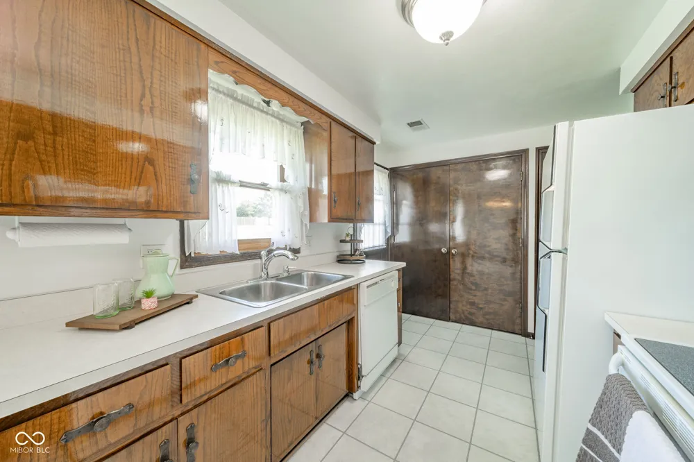 4212 Alhambra Drive Anderson, IN 46013