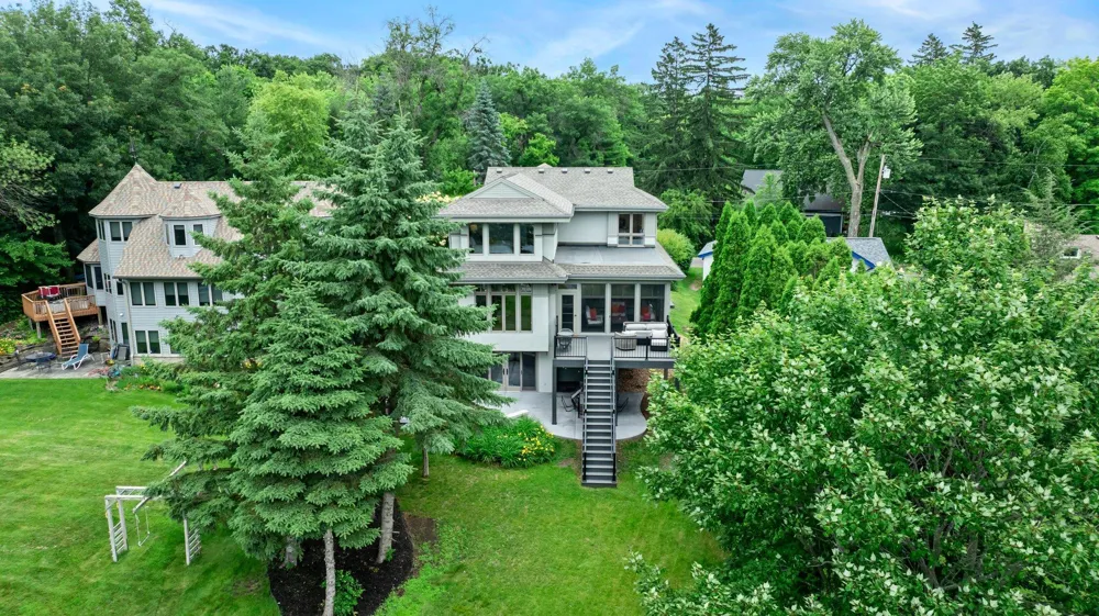 1161 Park Avenue Mahtomedi, MN 55115
