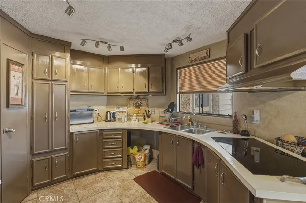 655 E Main #98 San Jacinto, CA 92583