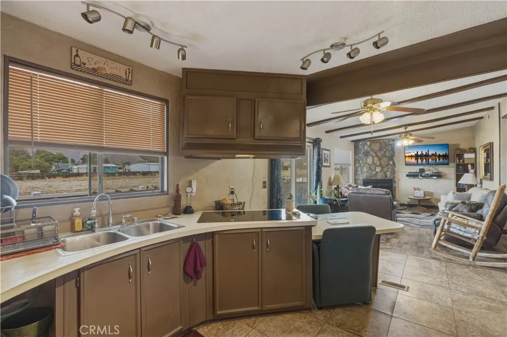 655 E Main #98 San Jacinto, CA 92583