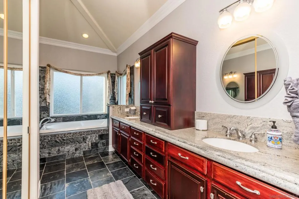 2340 Lomica Pl Escondido, CA 92029