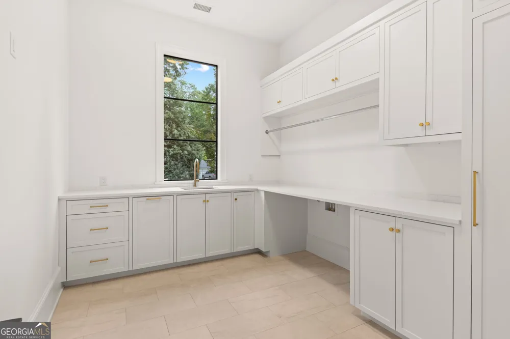 4550 Jolyn PL Sandy Springs, GA 30342