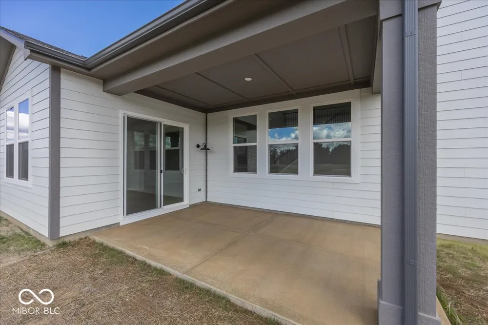 5589 Gaston Road Avon, IN 46123