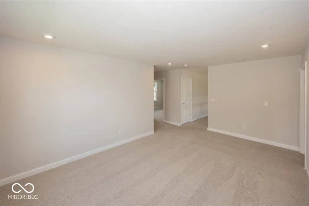5589 Gaston Road Avon, IN 46123